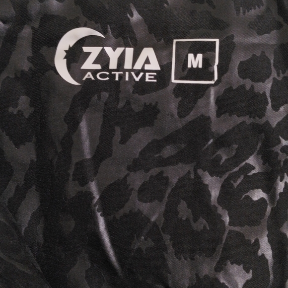 Zyia Active Medium Black Animal Print Lightweight Mesh Windbreaker Jade Jacket - Picture 5 of 16